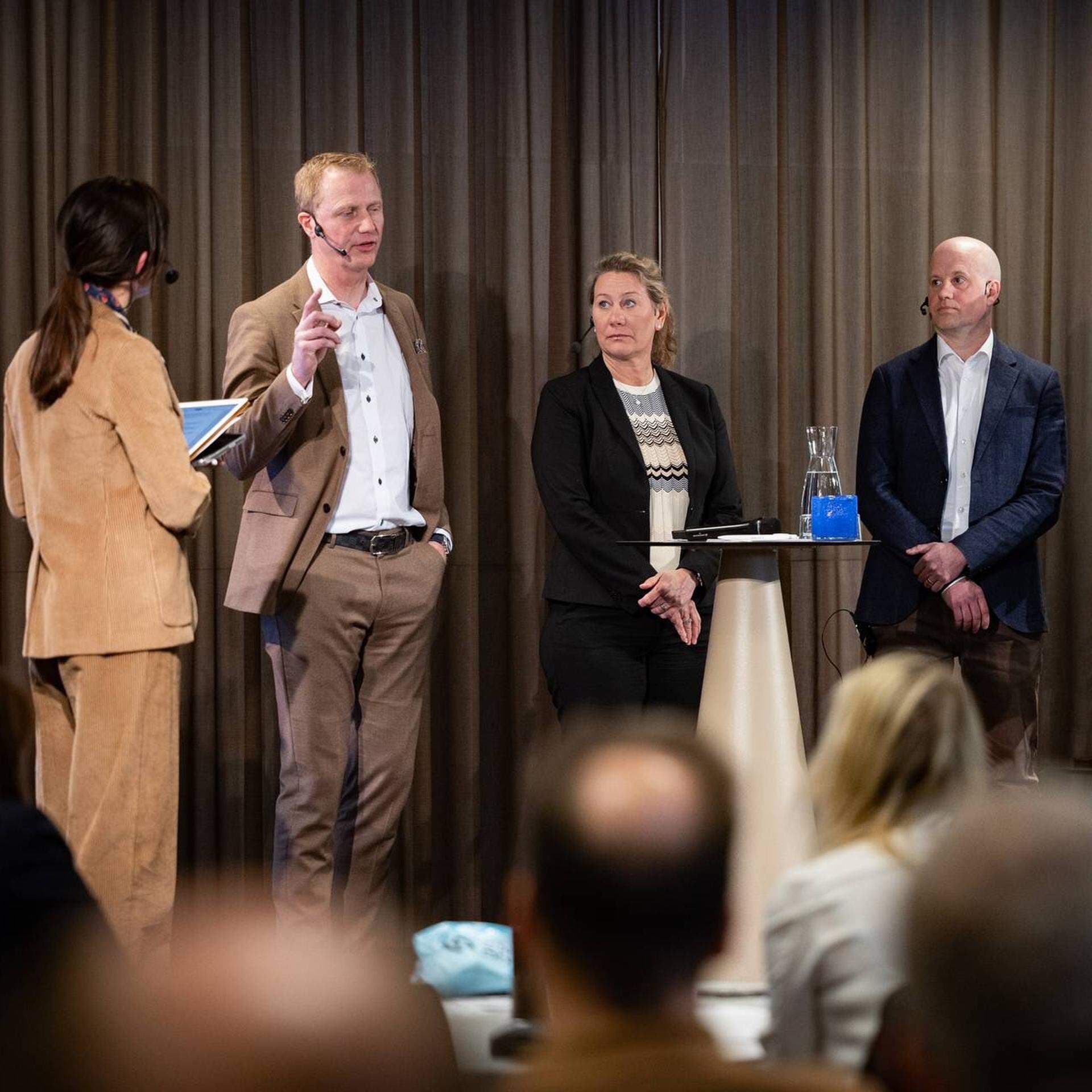En företagspanel bestående av representanter från Holmen, SSAB, Sunpine och Talga diskuterar förutsättningarna för hållbart näringsliv