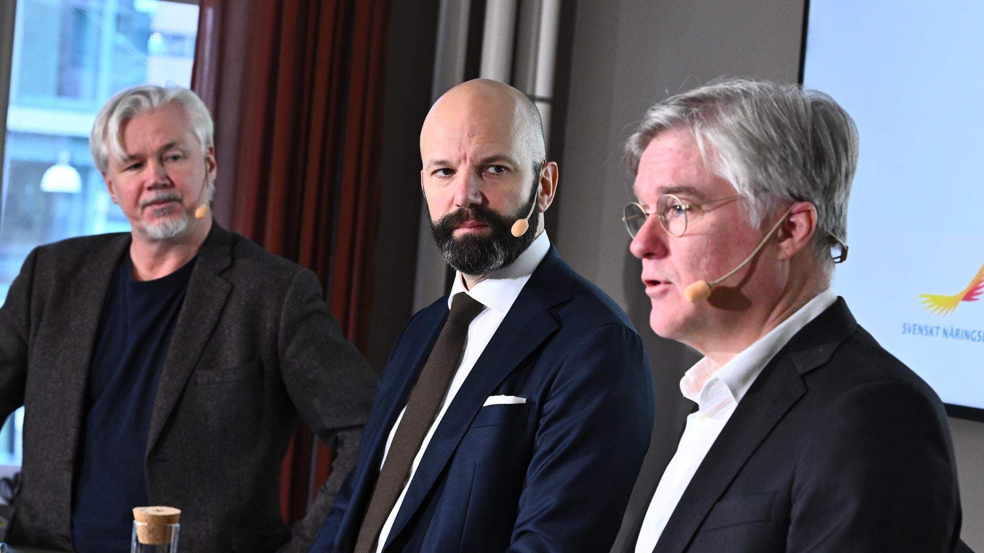 Torbjörn Johansson, avtalssekreterare LO, Mattias Dahl, vice vd Svenskt Näringsliv, och Martin Wästfelt, förhandlingschef Unionen under pressträff om etableringsjobb.