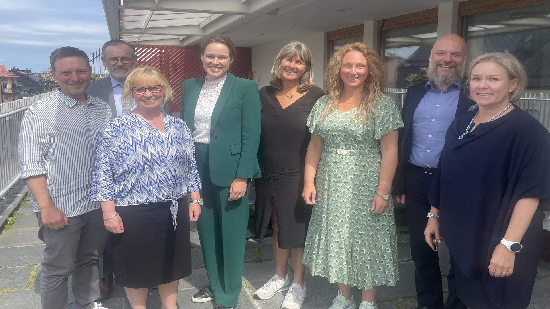 Sara Modig och presidiet i SME-kommittén