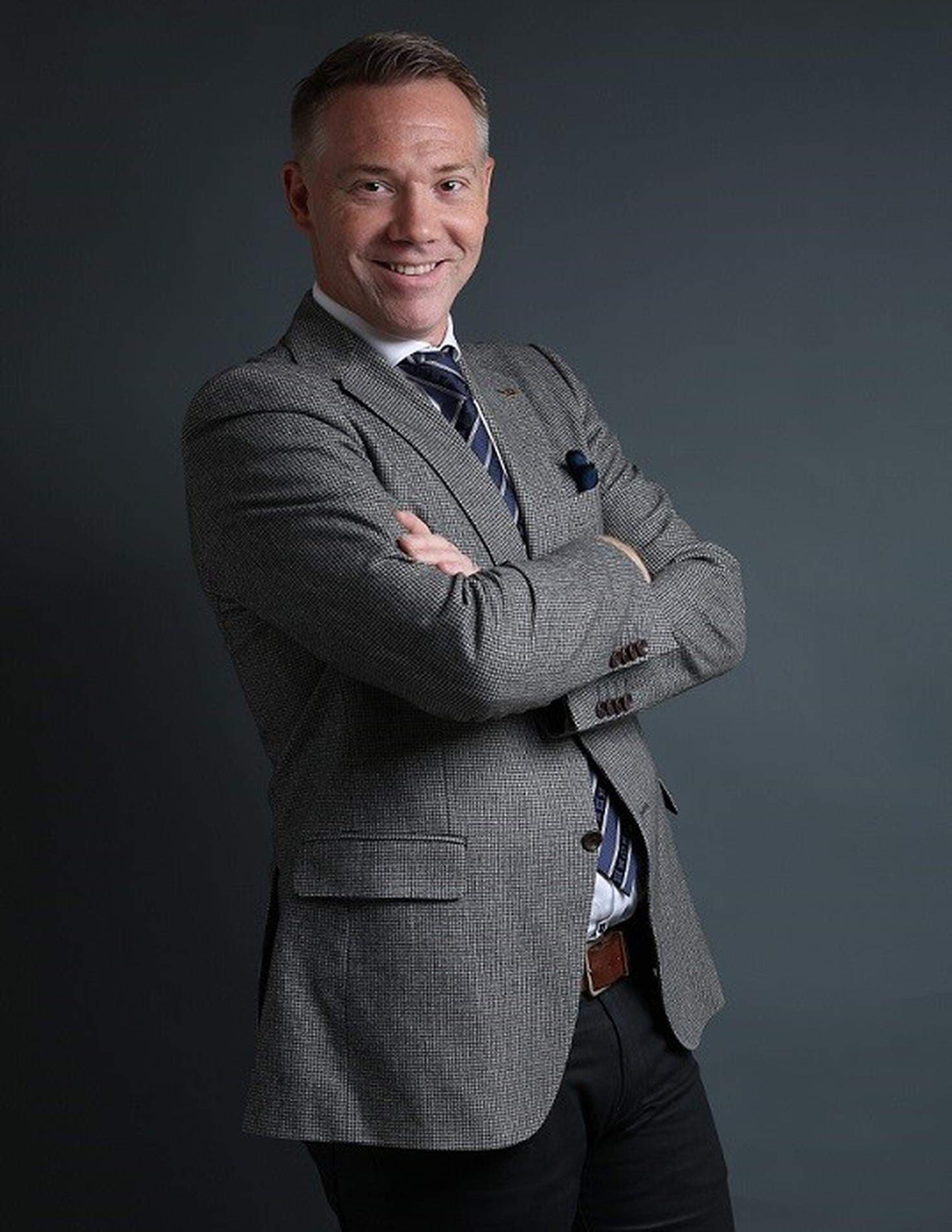 Anton Svensson, Ewes