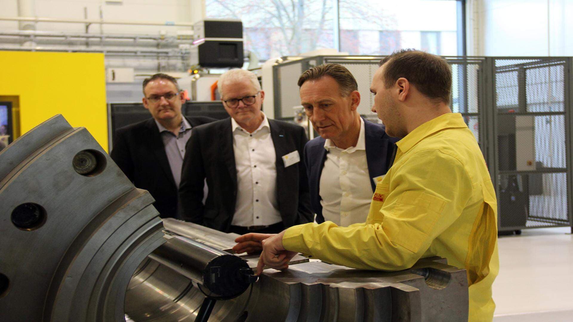 Jacke besöker Sandvik