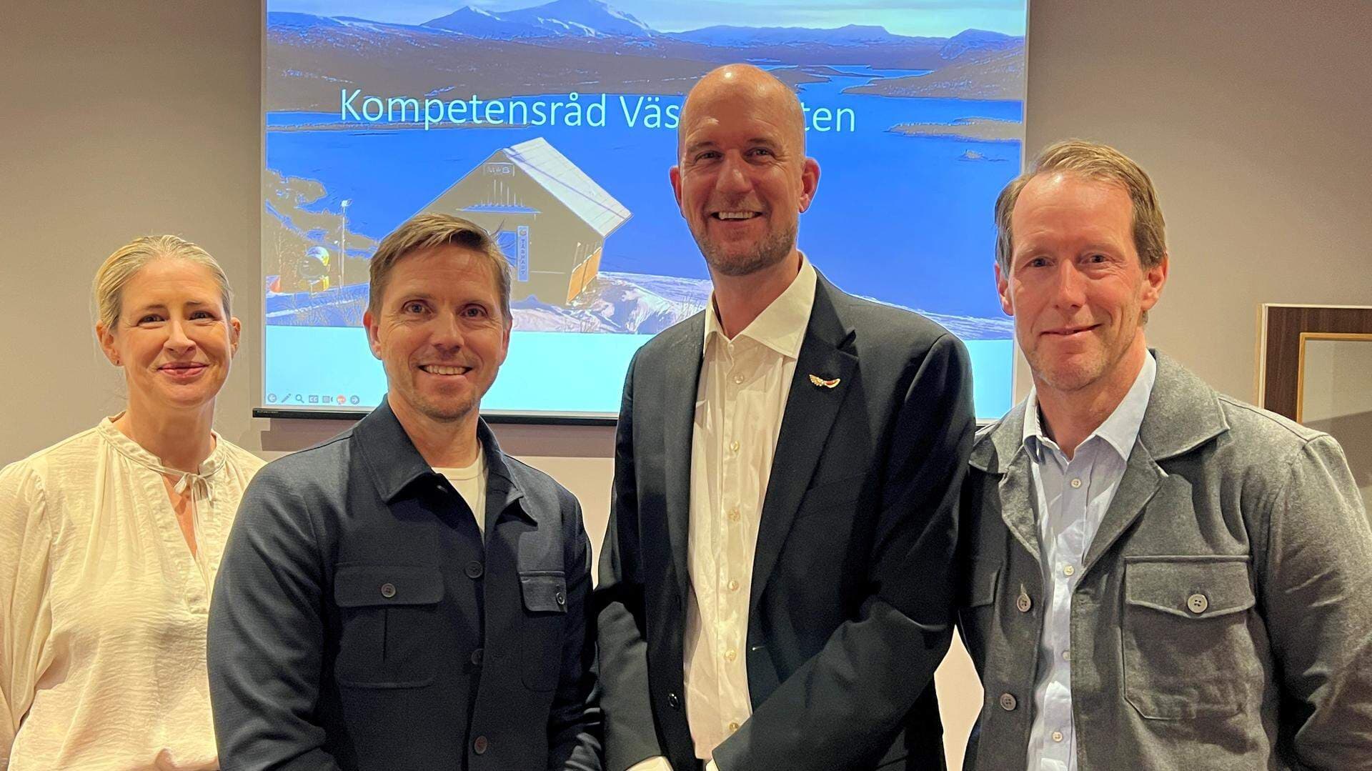 Linda Stenström ordförande i branschrådet Transportbranschen, Peter Hjelm Region Västerbotten, Mats Andersson regionchef Svenskt Näringsliv samt Petter Lundberg Region Västerbotten.