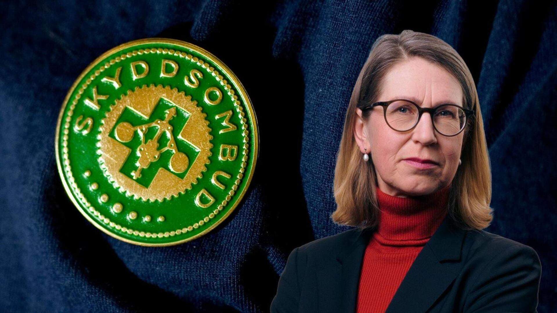 Anna Bergsten, arbetsmiljöexpert, med en pin som det står skyddsombud på.