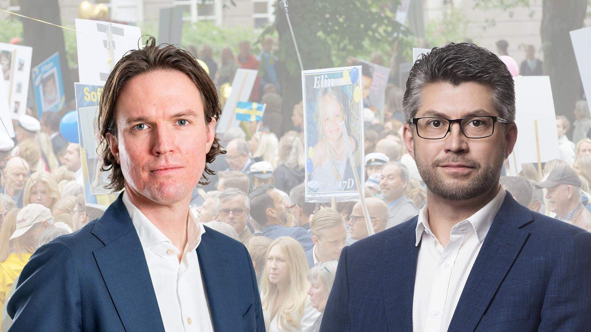Johan Dalén och Erik Ageberg framför bild på studenter
