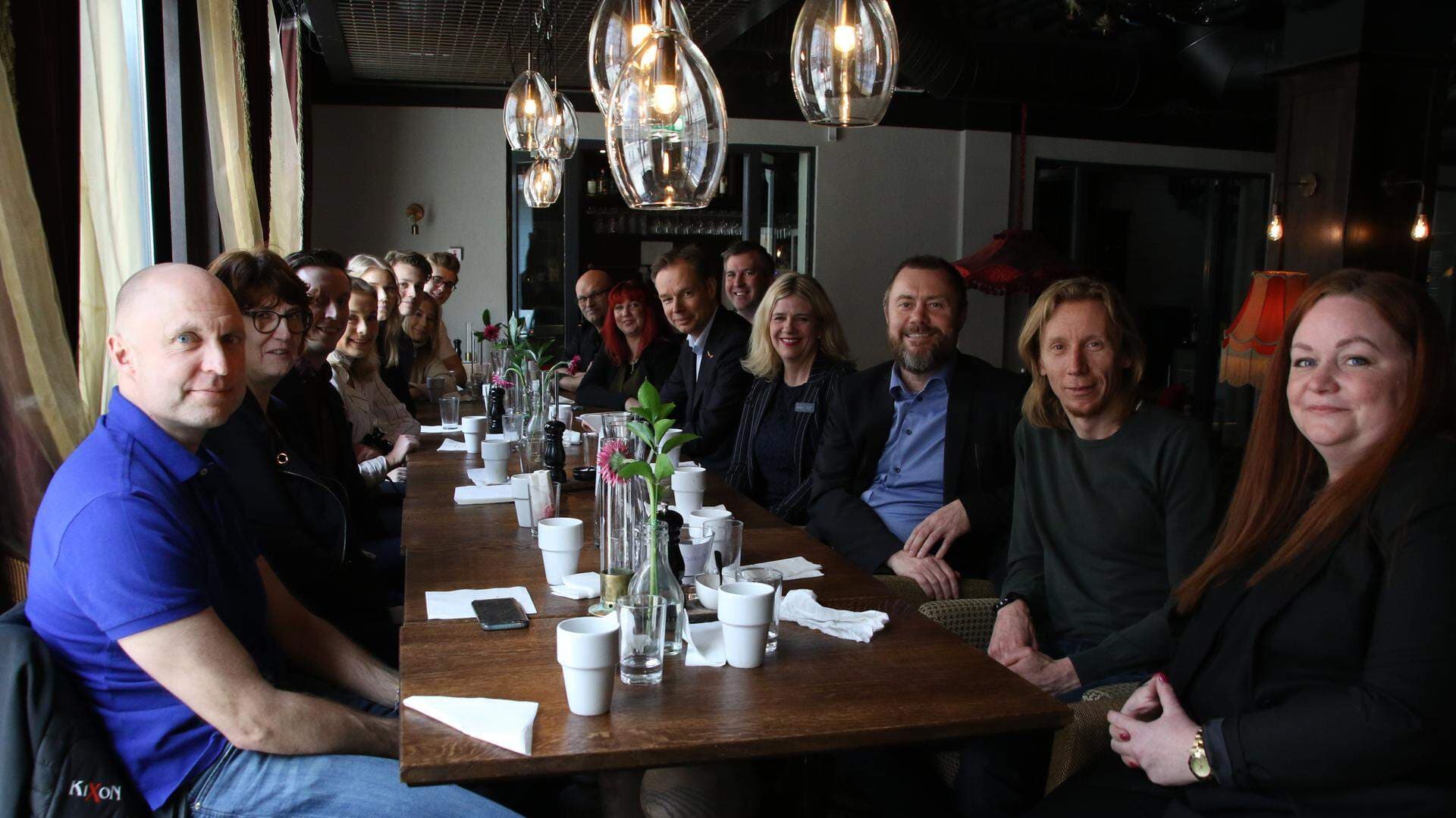 Fredrik Persson på företagarlunch i Örebro.