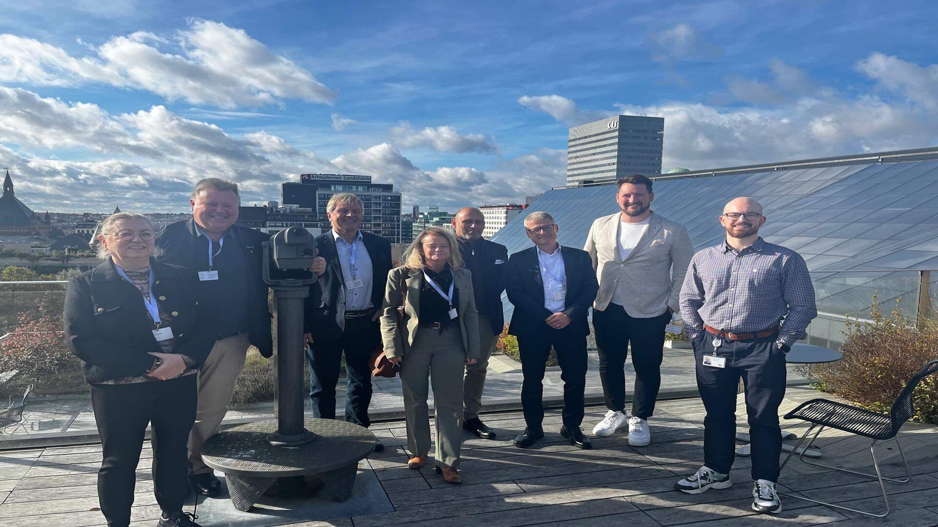 Delar av SME-arbetsgruppen för regelförbättring på besök hos DI.