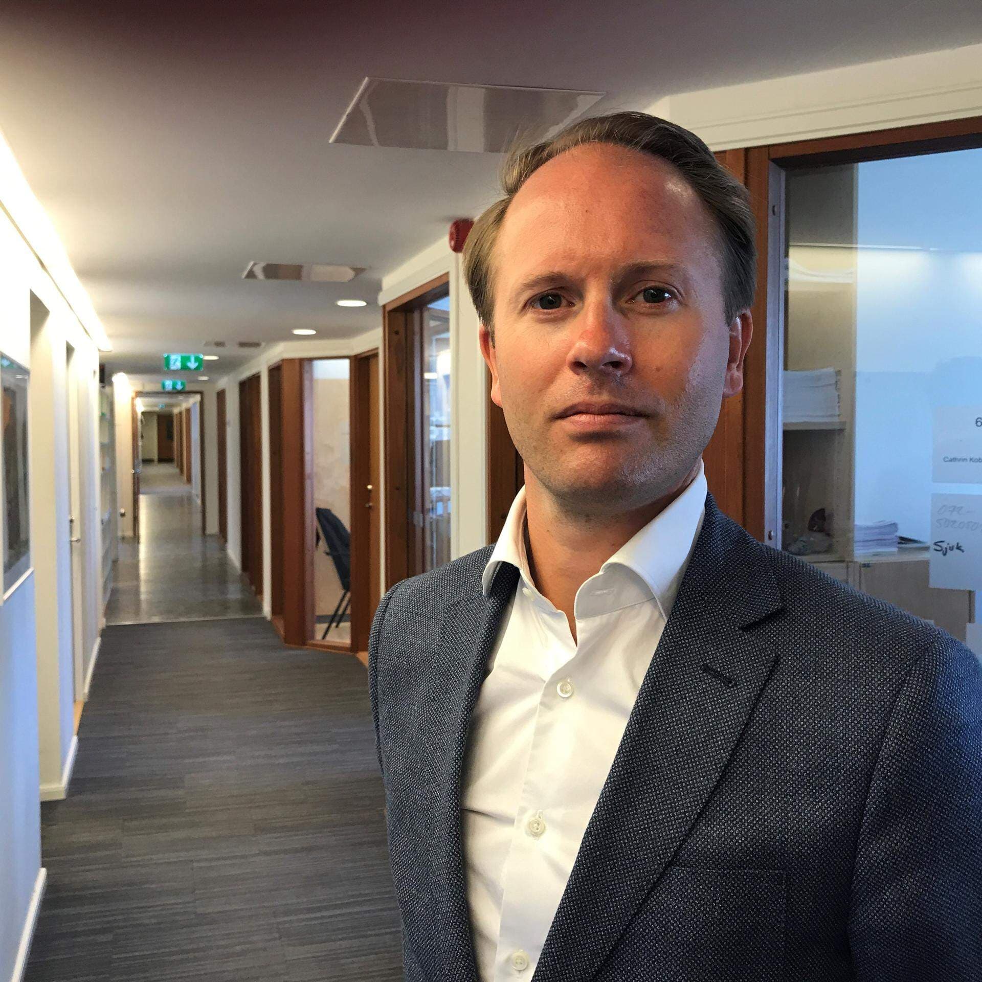 Edward Hamilton, arbetsmarknadsexpert