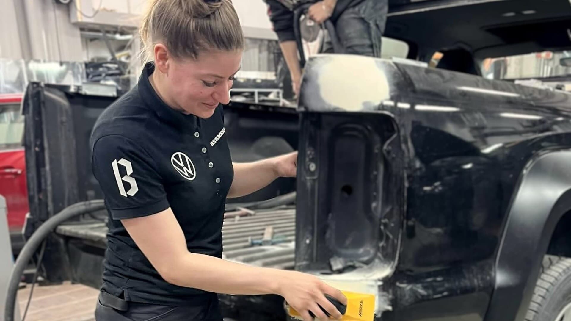 Jennifer Ström i verkstaden på Berners i Östersund