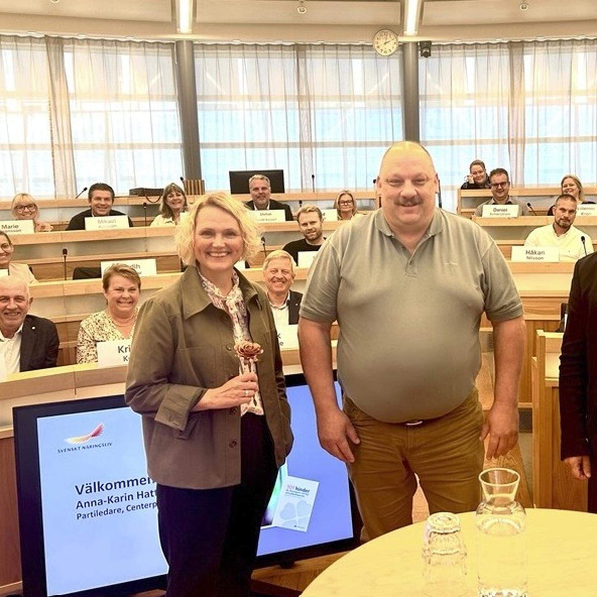 Anna-karin Hatt på SME-kommittén. Jörgen Rasmusson och Jens Hedström bredvid.