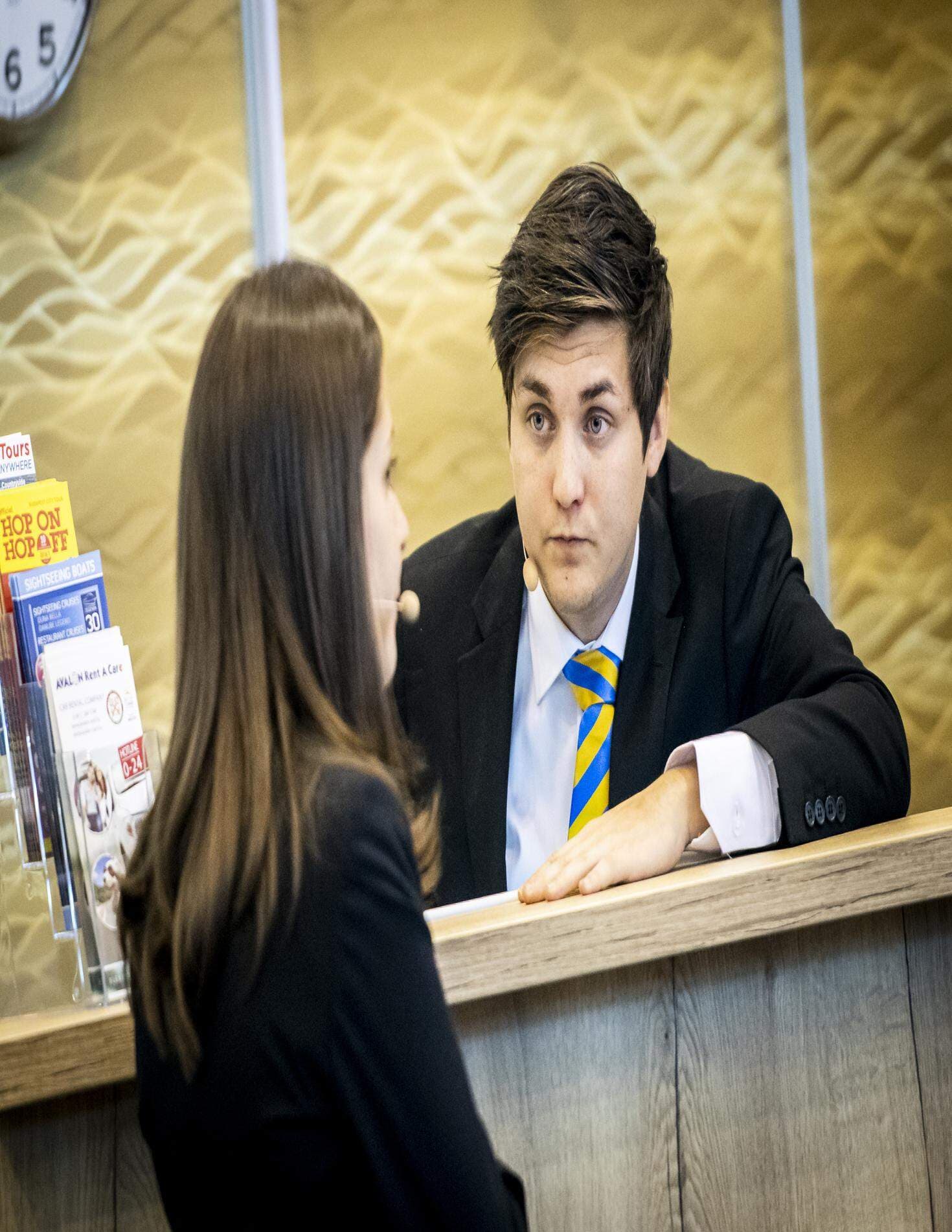 Emil Fäldt, hotellreceptionist från Malmö