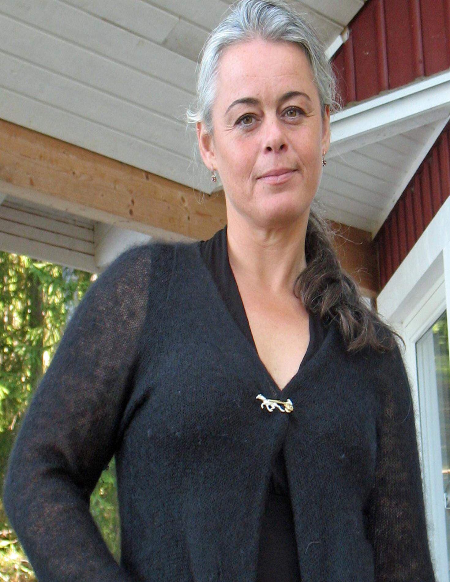 Maria Keohane har världen som arbetsfält, men det är ändå Smedjebacken som är hemma för henne.