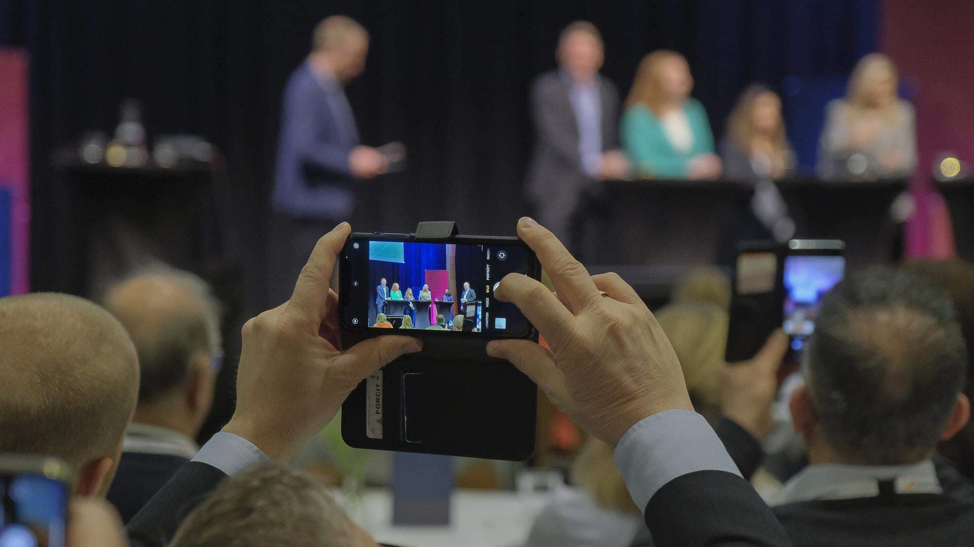 Paneldebatt på Företagardagarna med partiledarna Annie Lööf (C), Nooshi Dagostar (V), Per Bolund (MP), Ebba Busch (KD), Nyamko Sabuni (L) och näringsminister Karl-Petter Thorwaldsson (S).