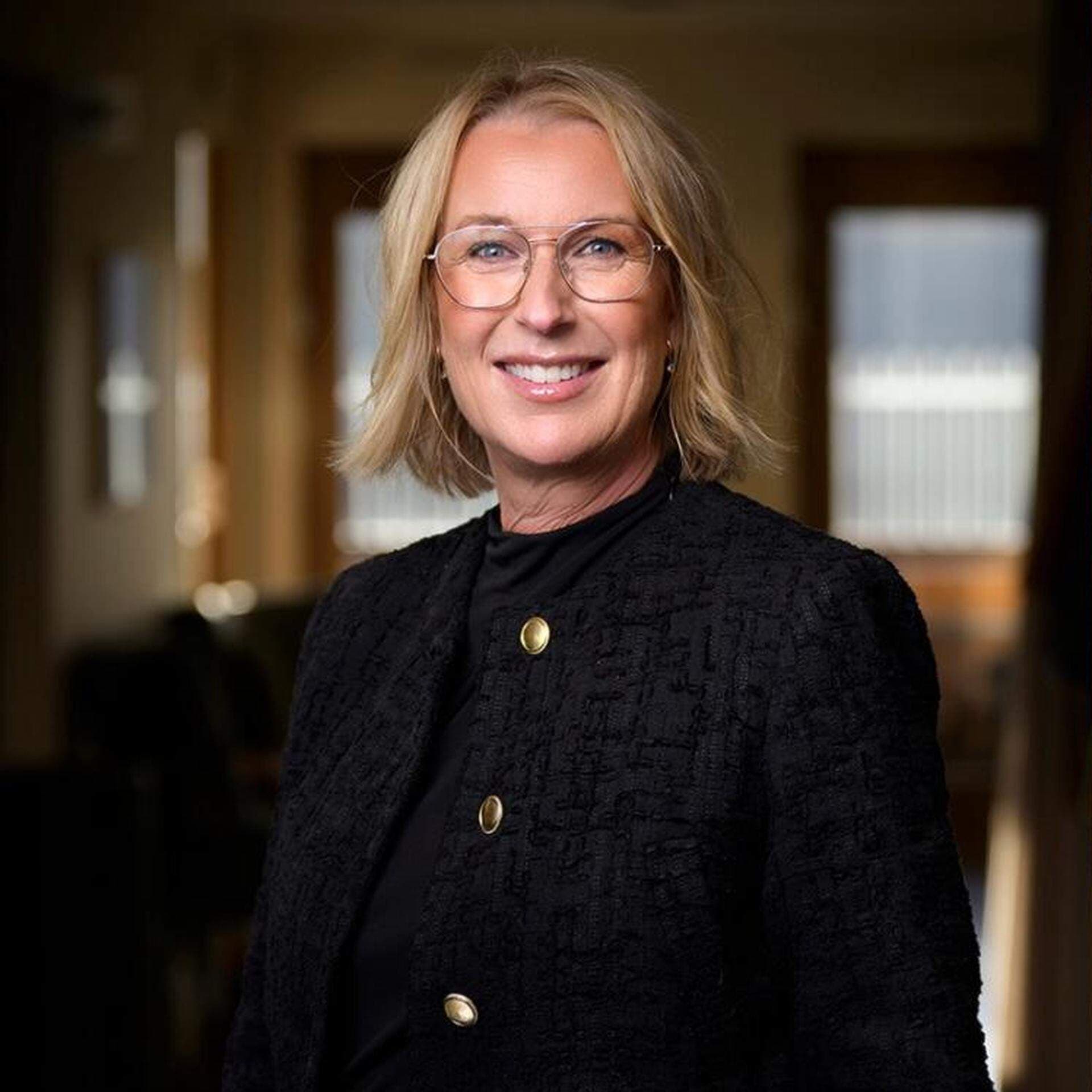 Maria Bernhardsen, chef kompetensförsörjning, och Adam Alfredsson (L), statssekreterare utbildningsdepartementet