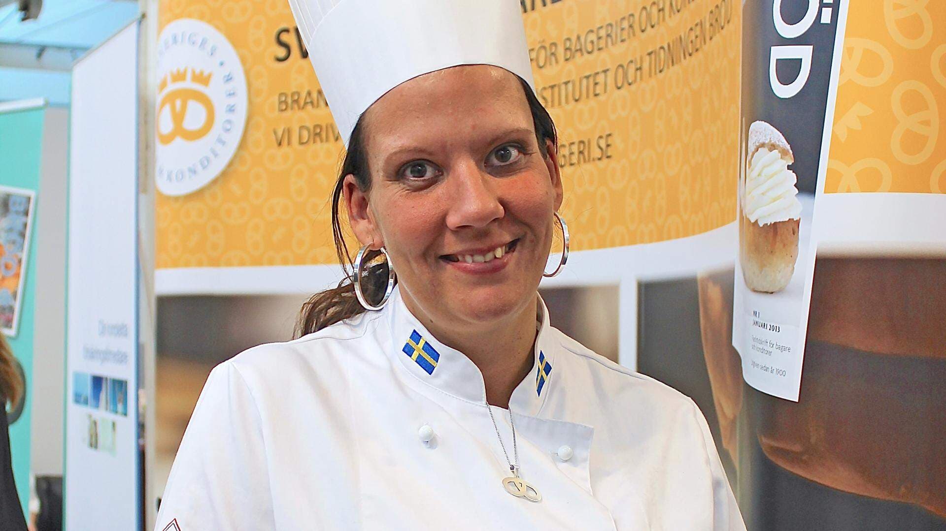 Lokalt gör kommunpolitikerna vad de kan, de gör företagsbesök och lyssnar, de kan inte göra så mycket mer än de gör. Frågor som arbetsgivaravgifter och momsfrågan är något som måste lyftas på riksnivå, menar Nina Johansson, ägare till Ninas Konditori, Mörrum, och ordförande i Sveriges Bagare och Konditorier Skåne-Blekinge.