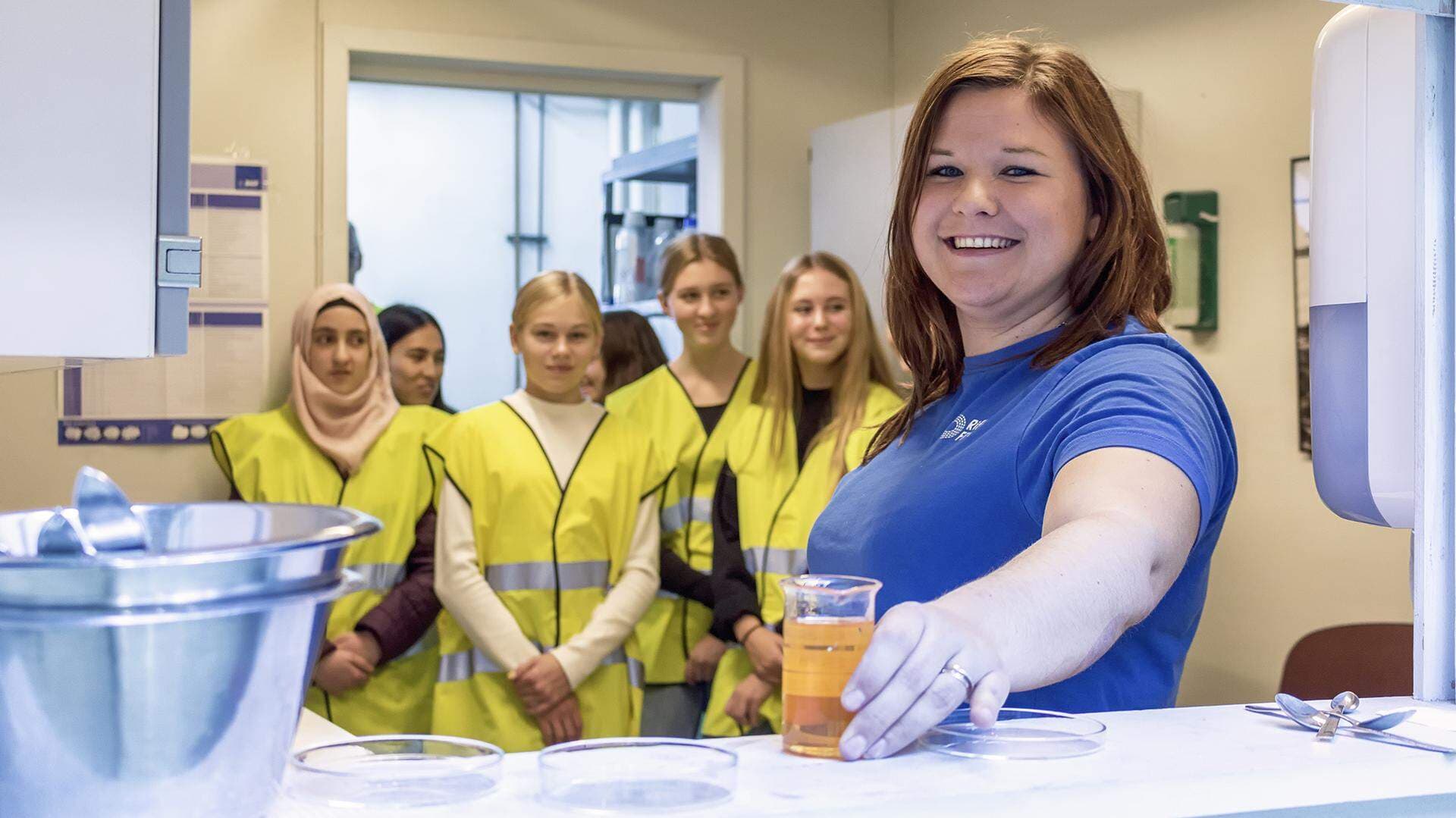 Annie Eriksson med elever