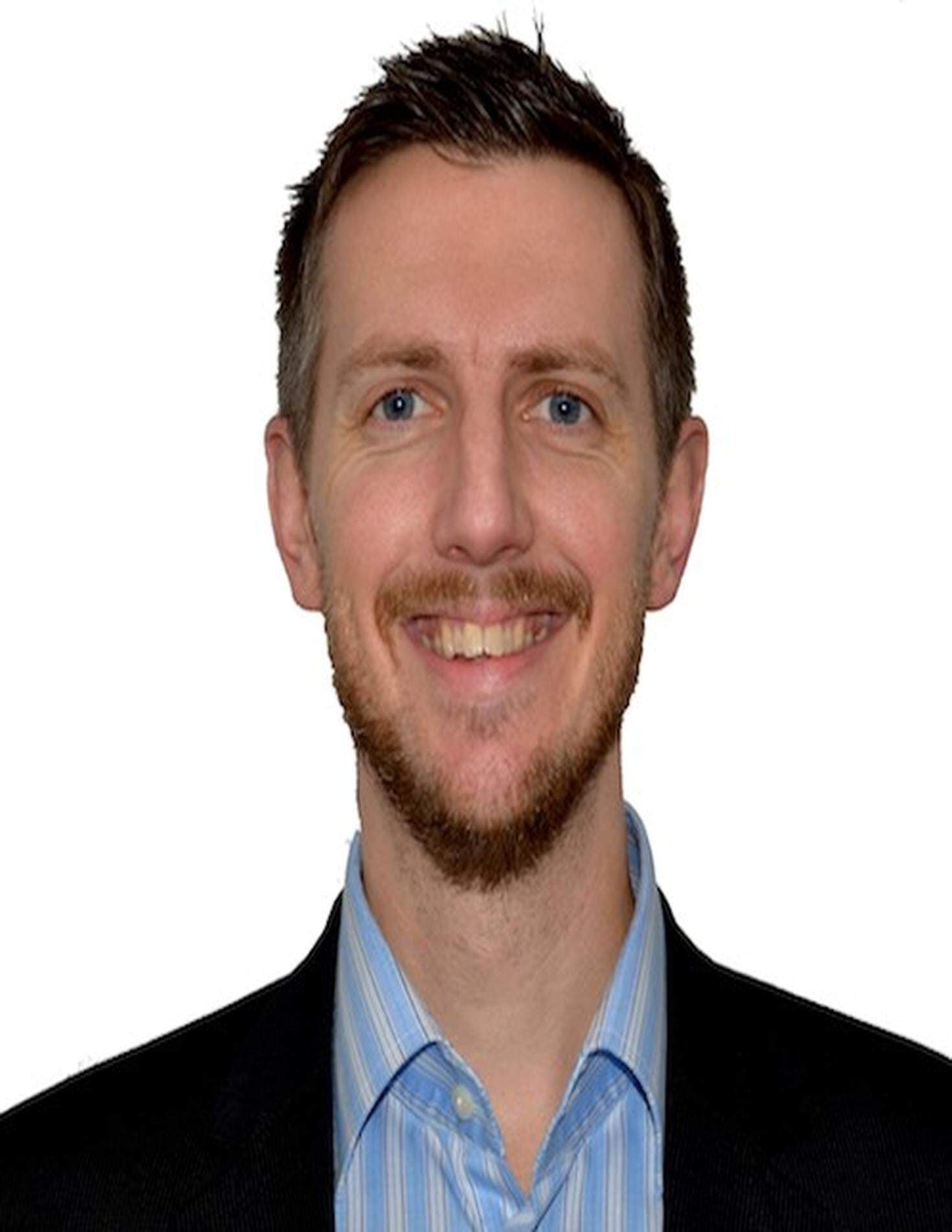 Kristoffer Hall, Lokal Bemanning