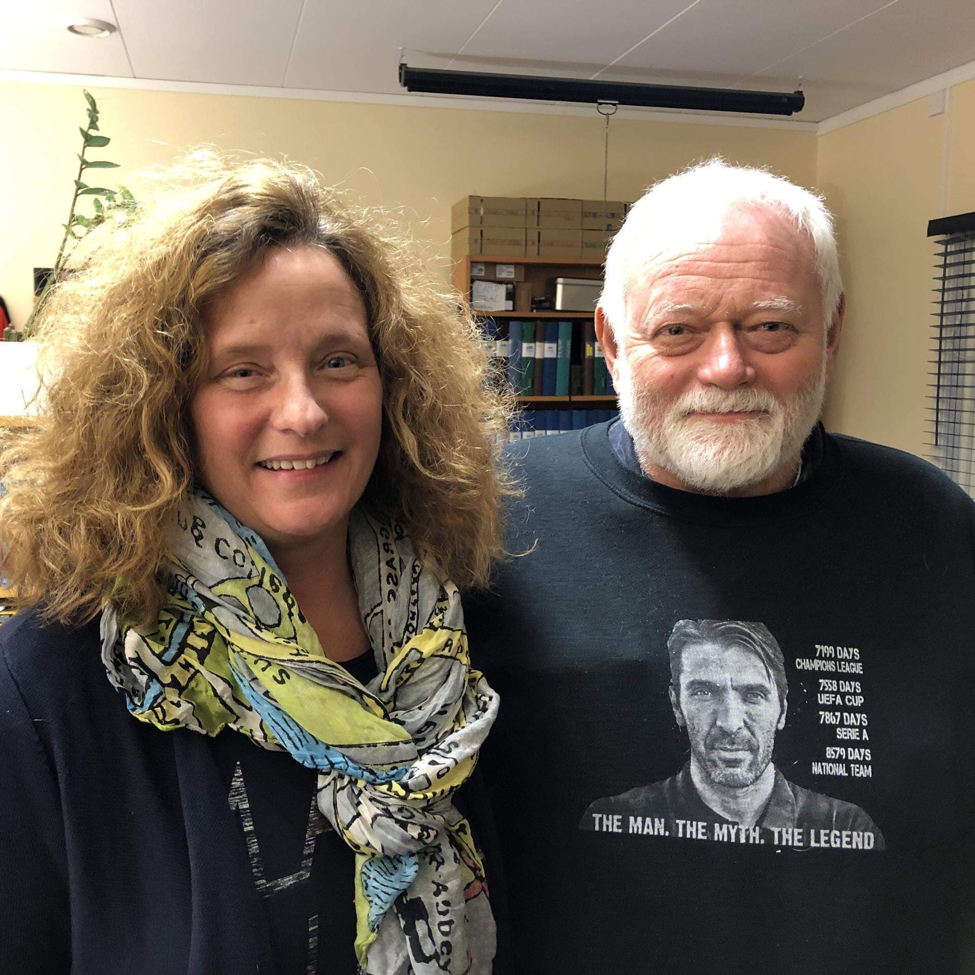 Två personer i halvfigur