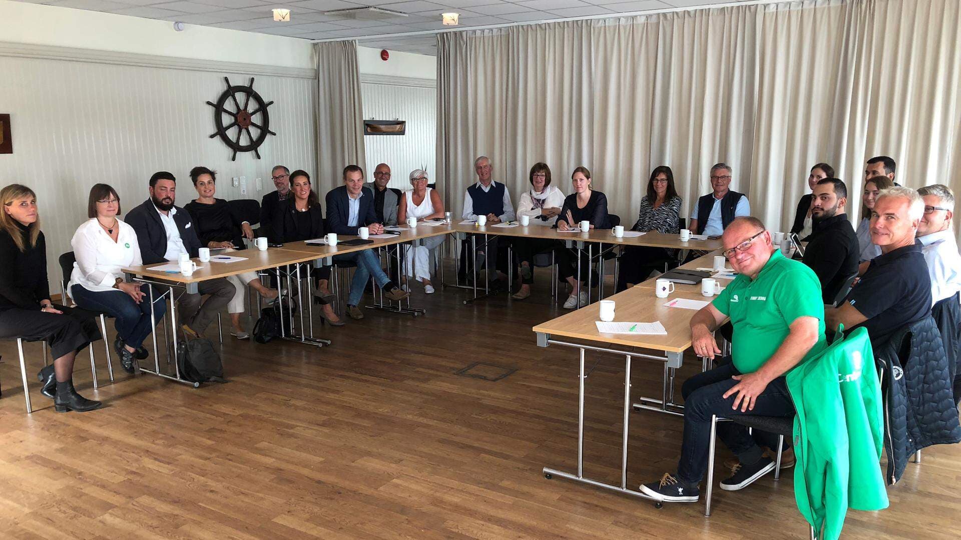 Människor i ett konferensrum