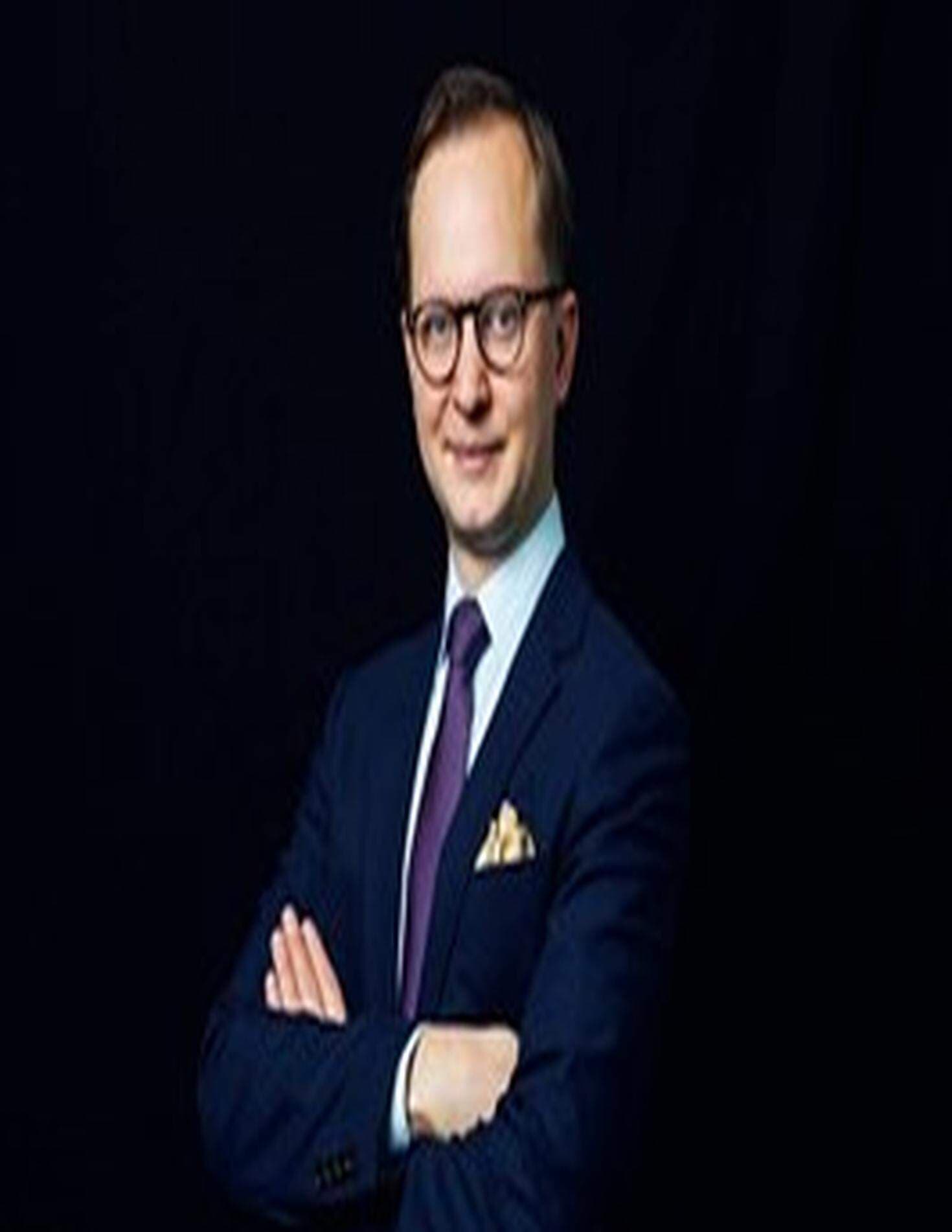 Halvfigur mörk bakgrund