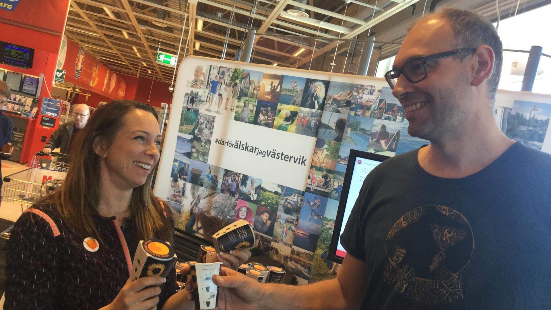 solros 2 personer i en affär