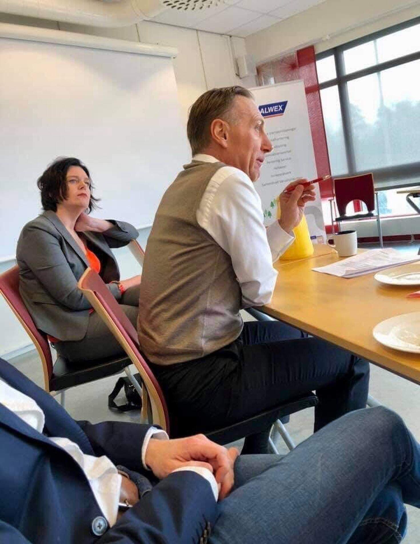 Jacke frukostmöte på Alwex