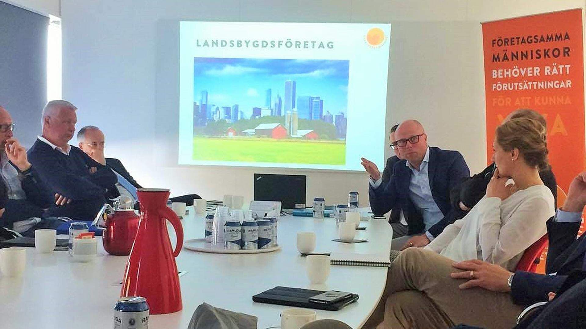 personer i konferensrum