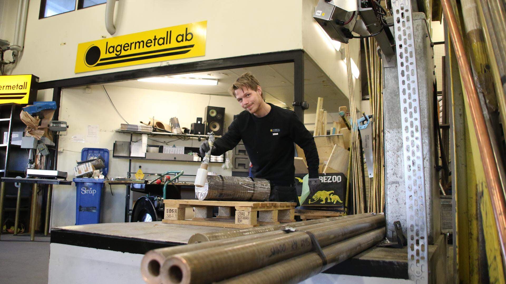 Johan Hellström i priduktionen