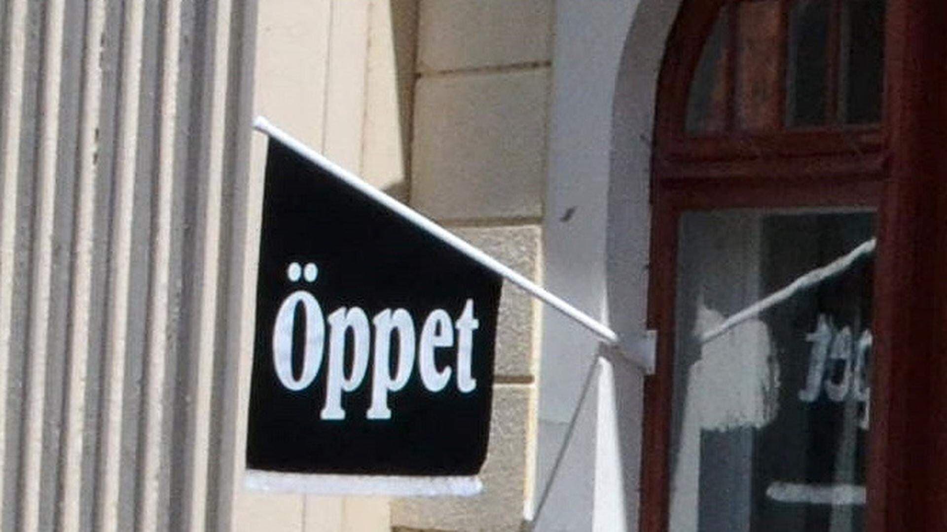 Öppetskylt i Söderköping