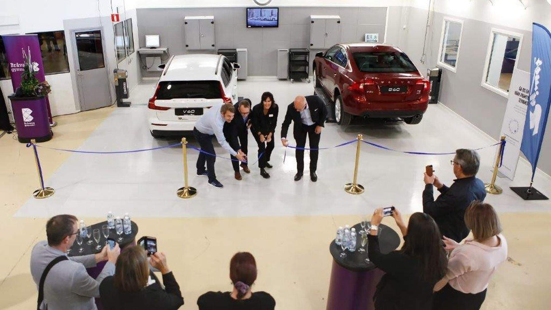 invigning av bilhall