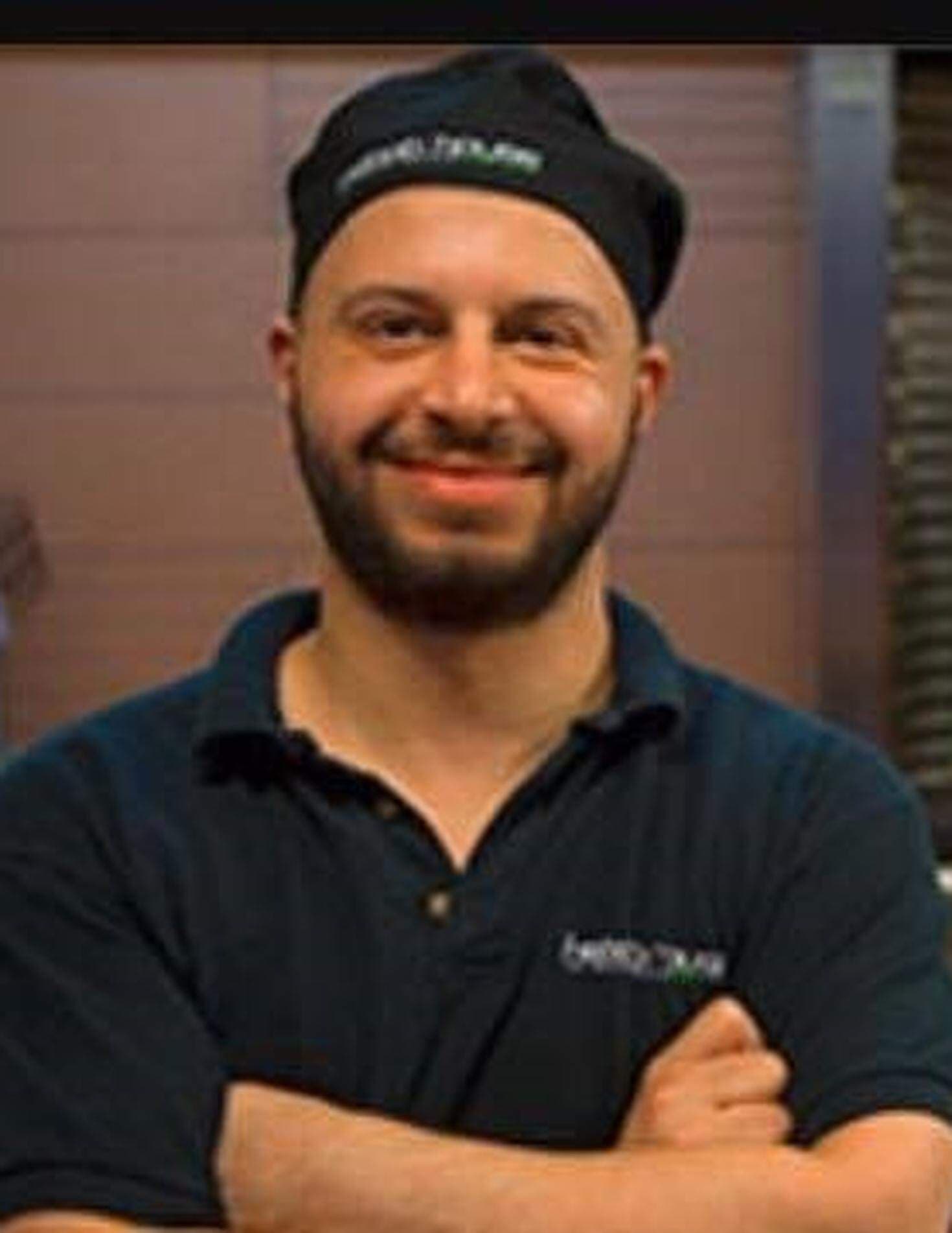 Kames Dankha Bet Malco i sin restaurang