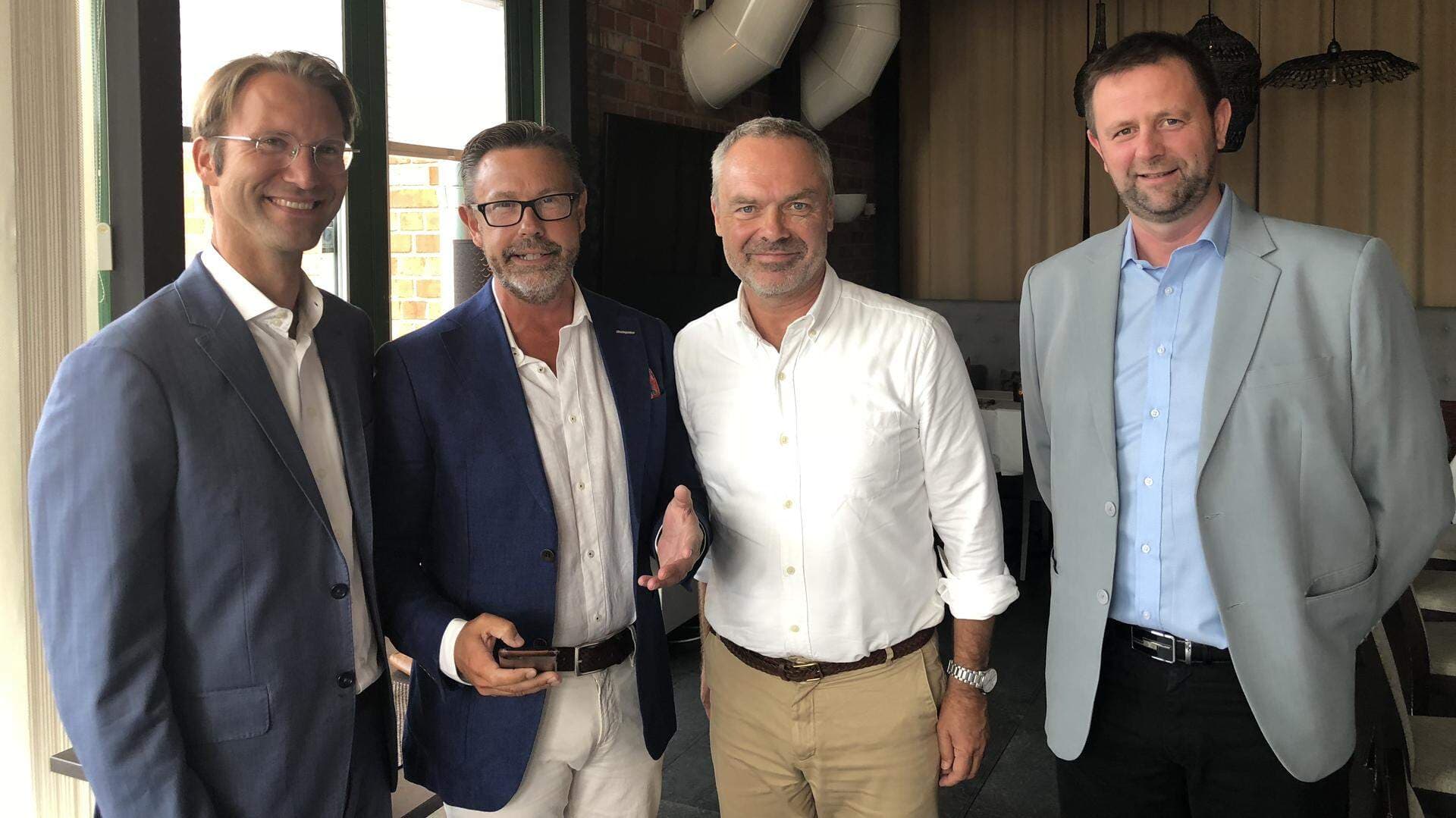 Tre företgare tillsammans med Jan Björklund