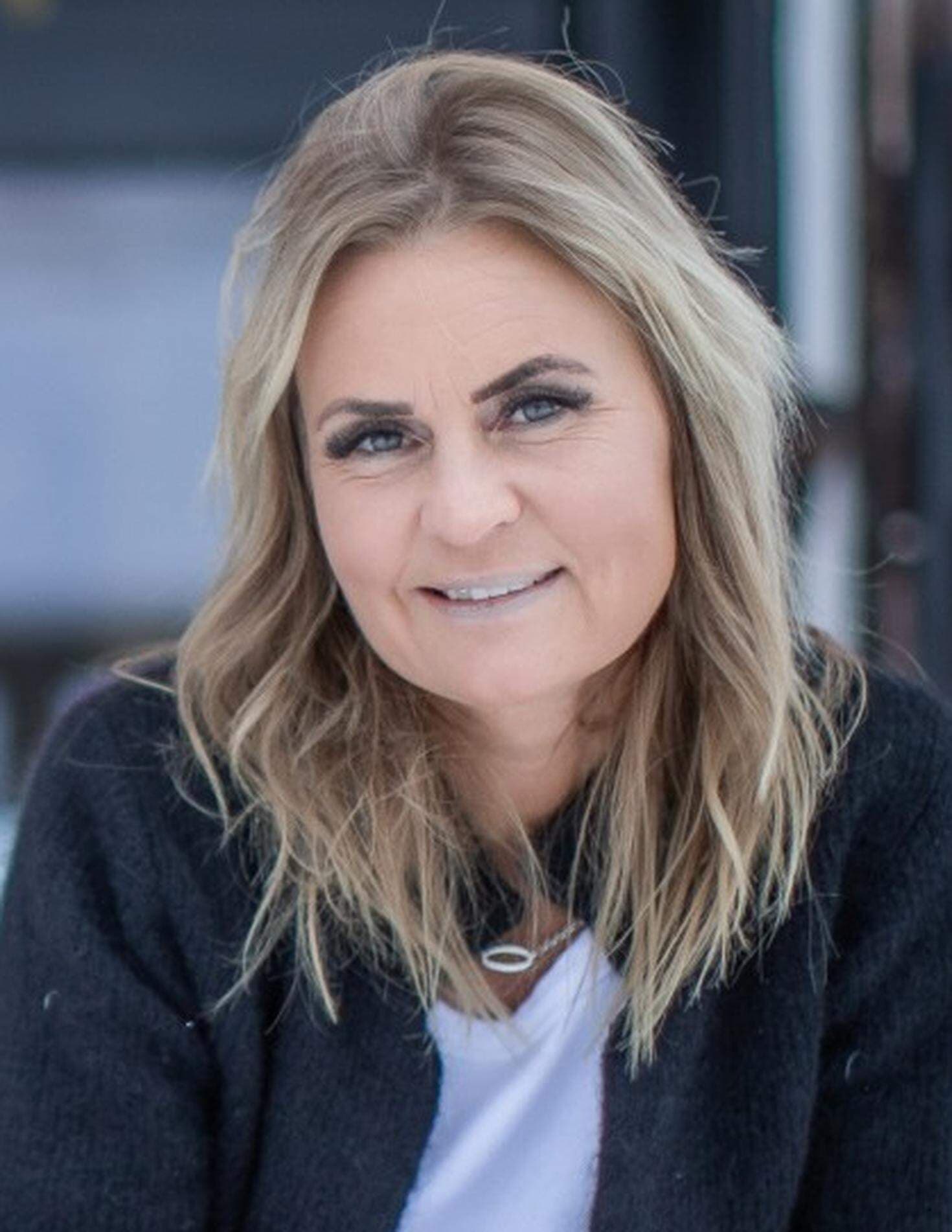 Hannah Larsson, Lida Gård i Flen