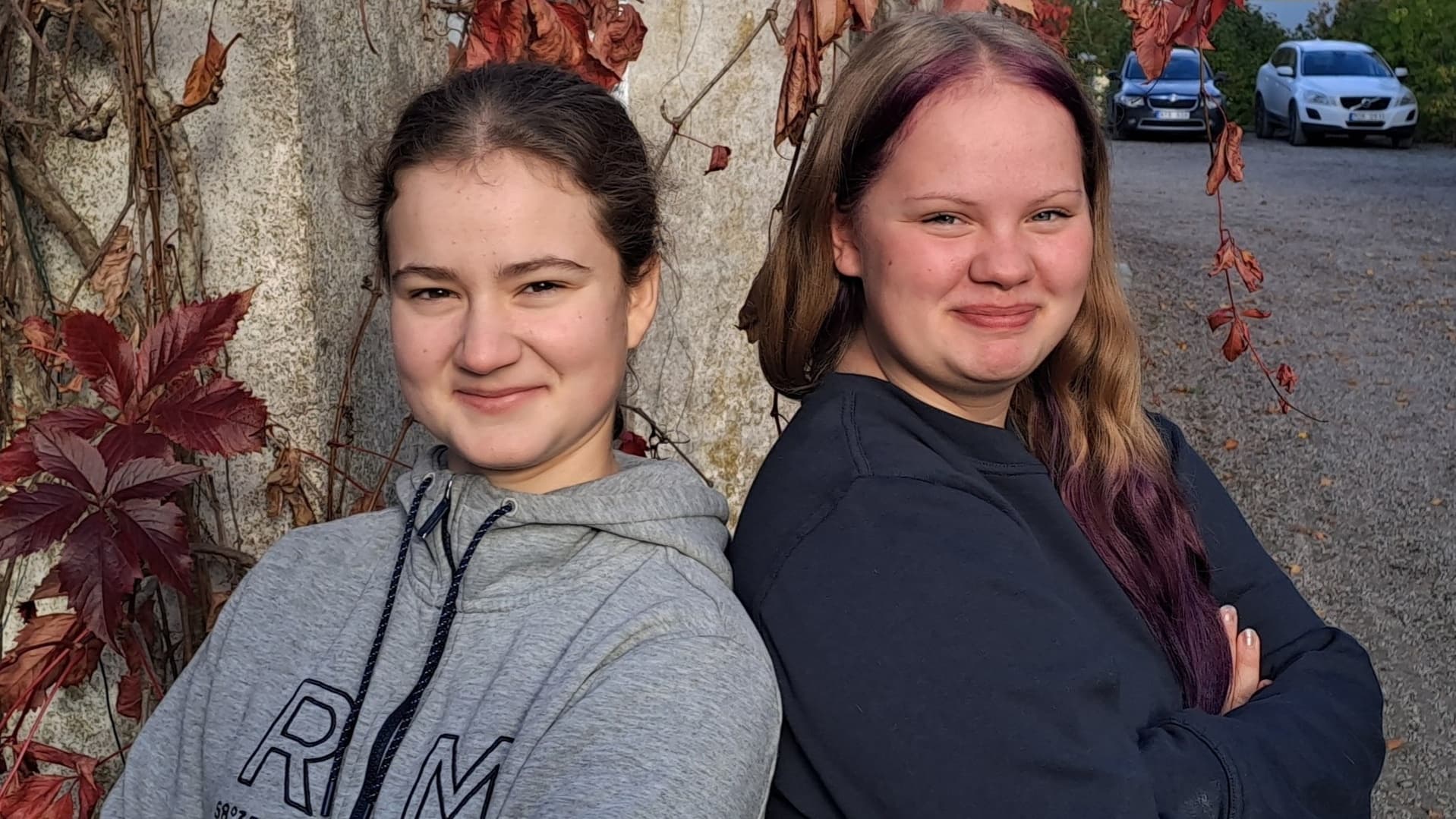 Elin Helgesson, ekonomiansvarig, och Emilia Klasson, Kosseklipp UF
