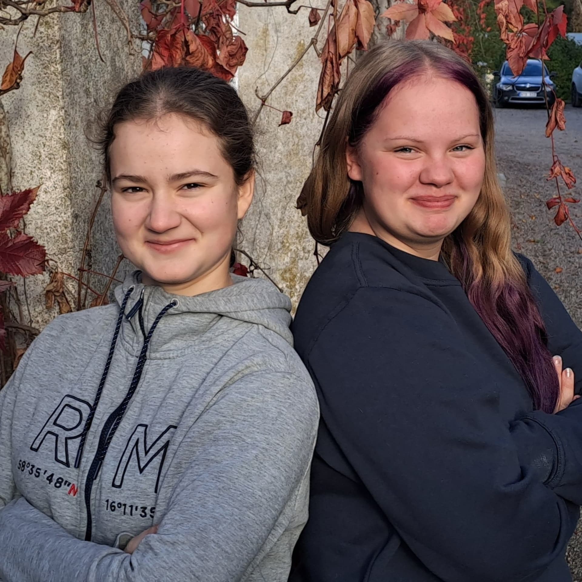 Elin Helgesson, ekonomiansvarig, och Emilia Klasson, Kosseklipp UF