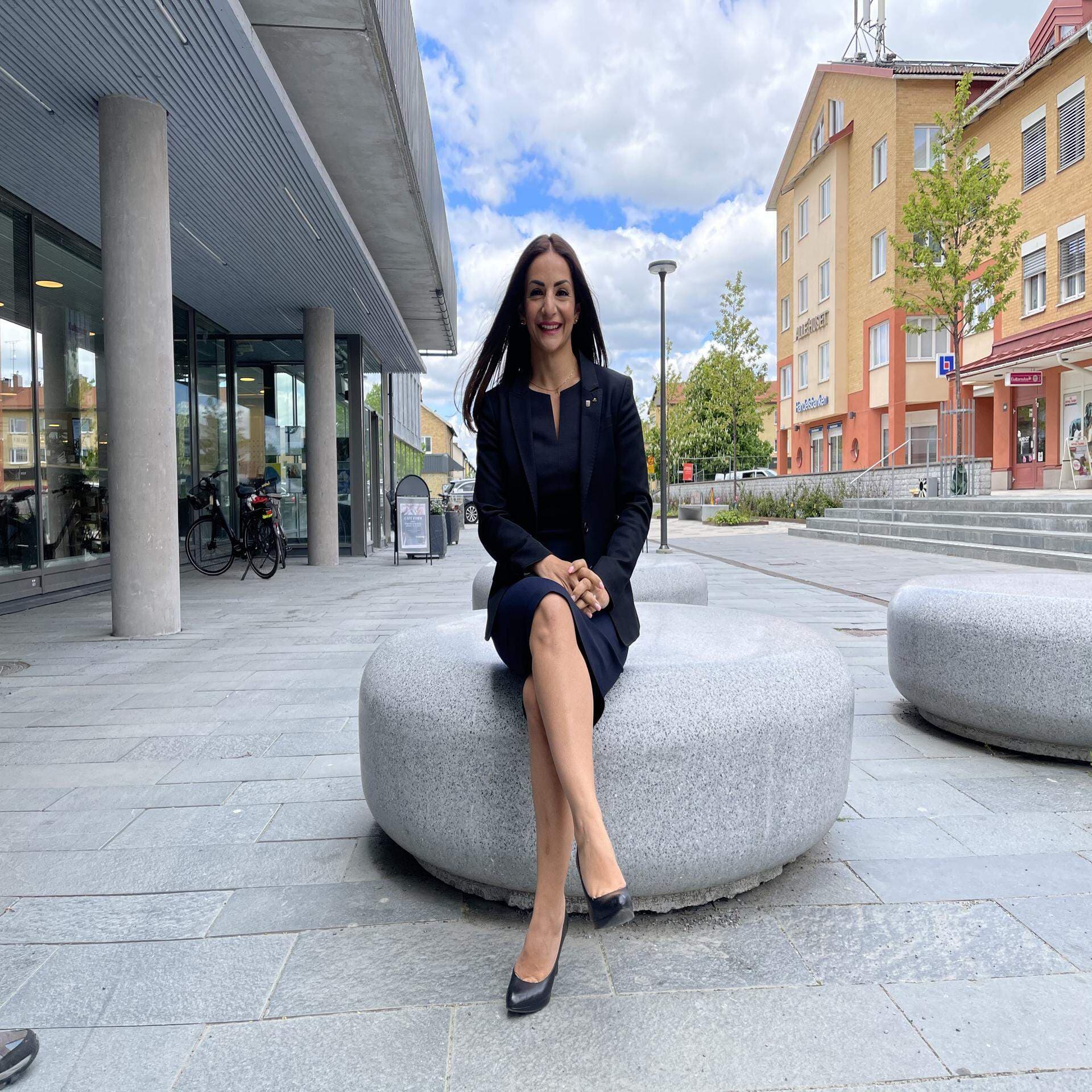 Parisa Liljestrand (M), kommunstyrelsens ordförande i Vallentuna