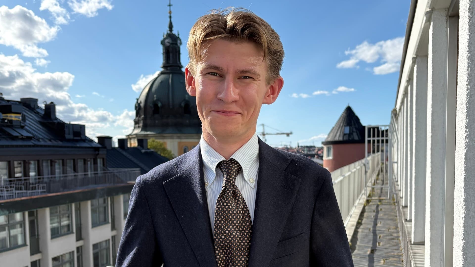 Mikael Sundin studerar politik vid Stockholms universitet