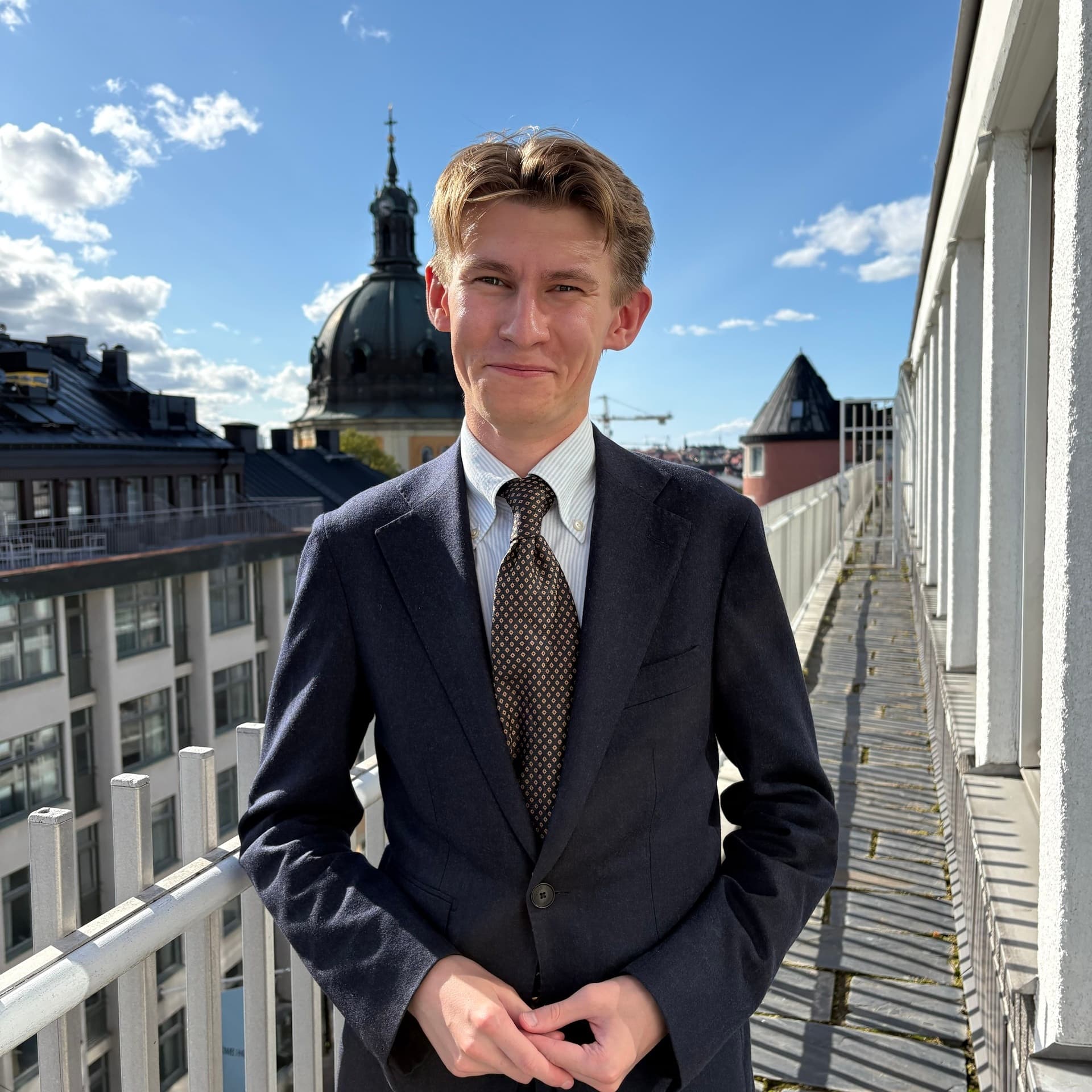 Mikael Sundin studerar politik vid Stockholms universitet