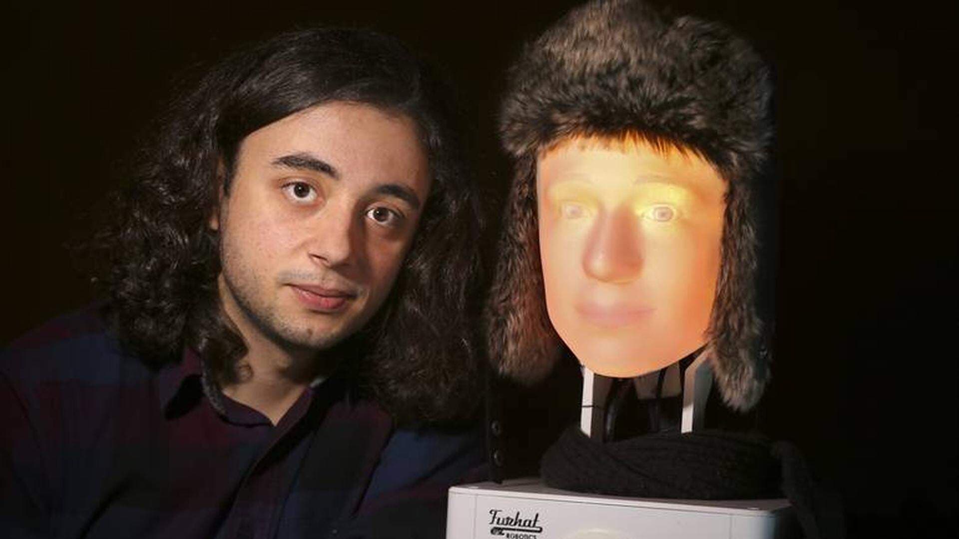Det finns en viss likhet mellan innovatören Samer Al Moubayed och roboten Furhat. Är det enbart en slump?