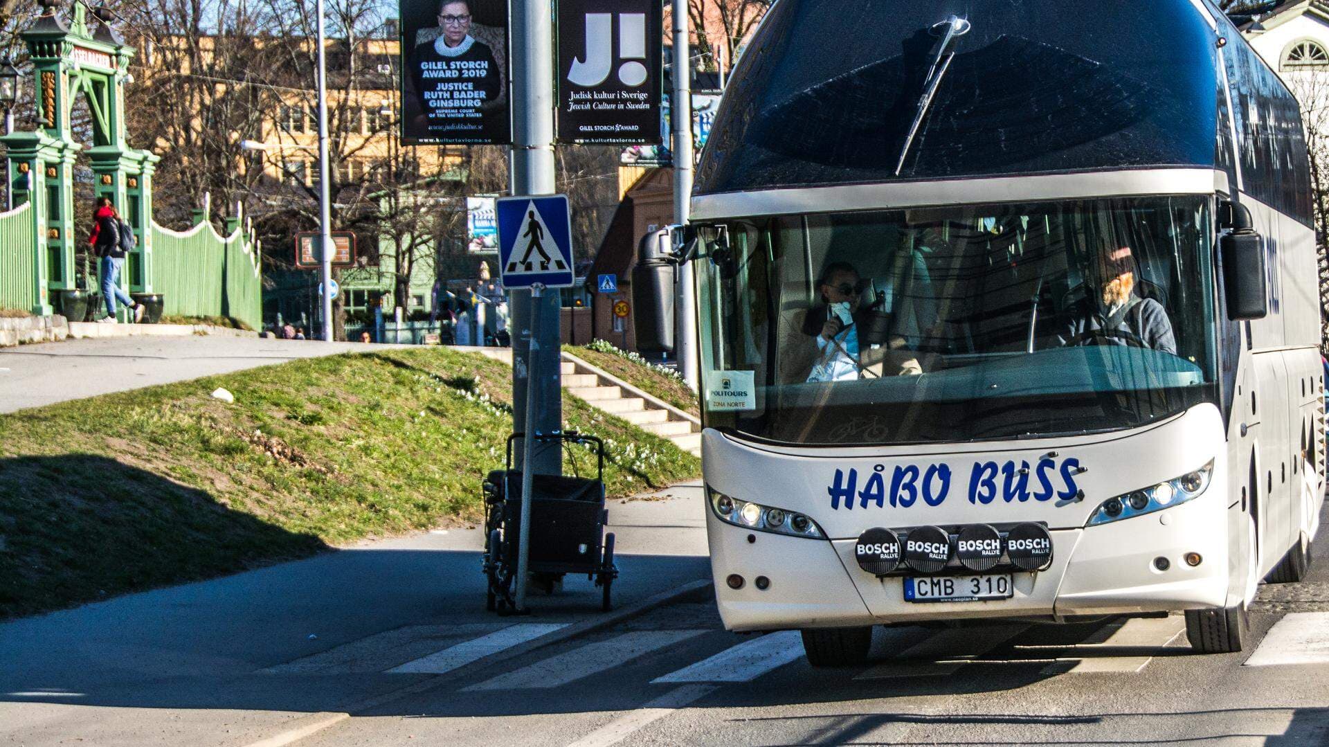En buss från Håbo Bussbolag