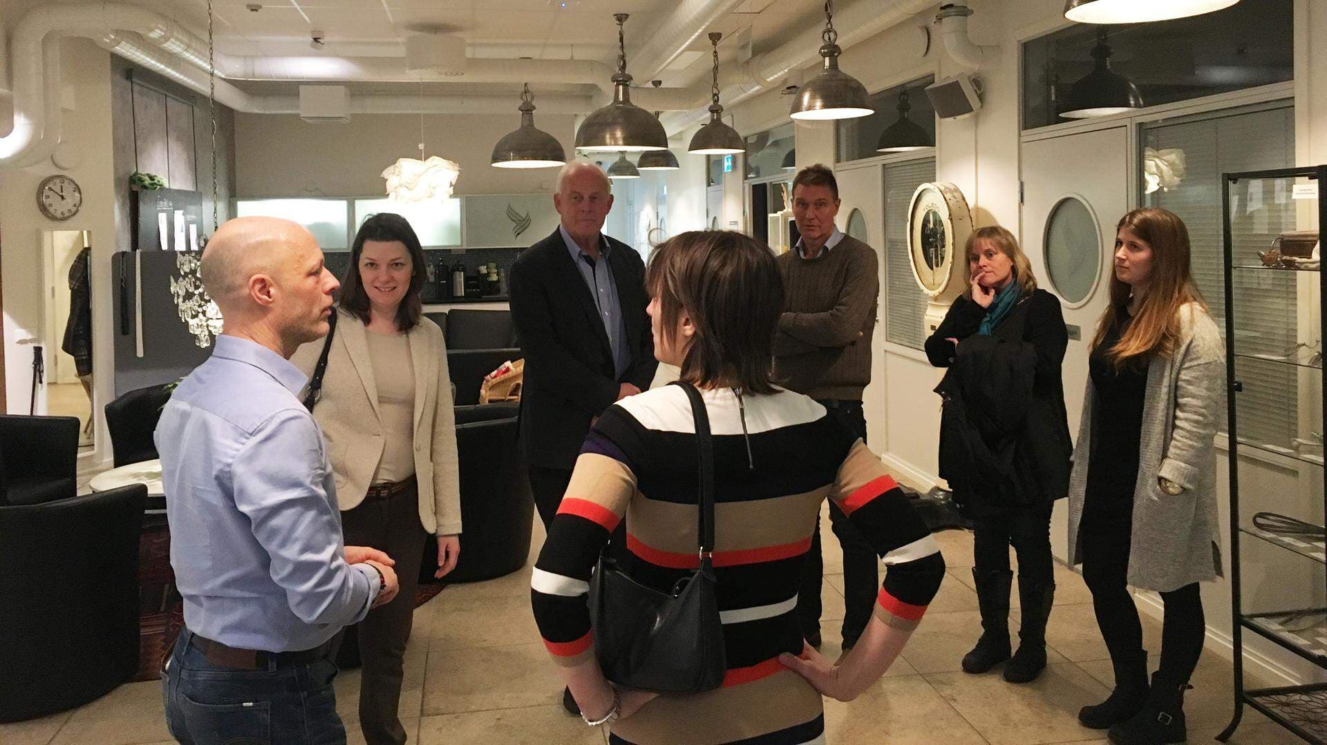 Marta Obminska (m) och Jessica Roswall (m) och Mona Lindström, Grannvård, Erland Olsson, Sofrosyne, Björn Green, Läraskolan och Stina Johansson, CVO och Mats Brolin på Ekeby Hälsocenter i Uppsala.