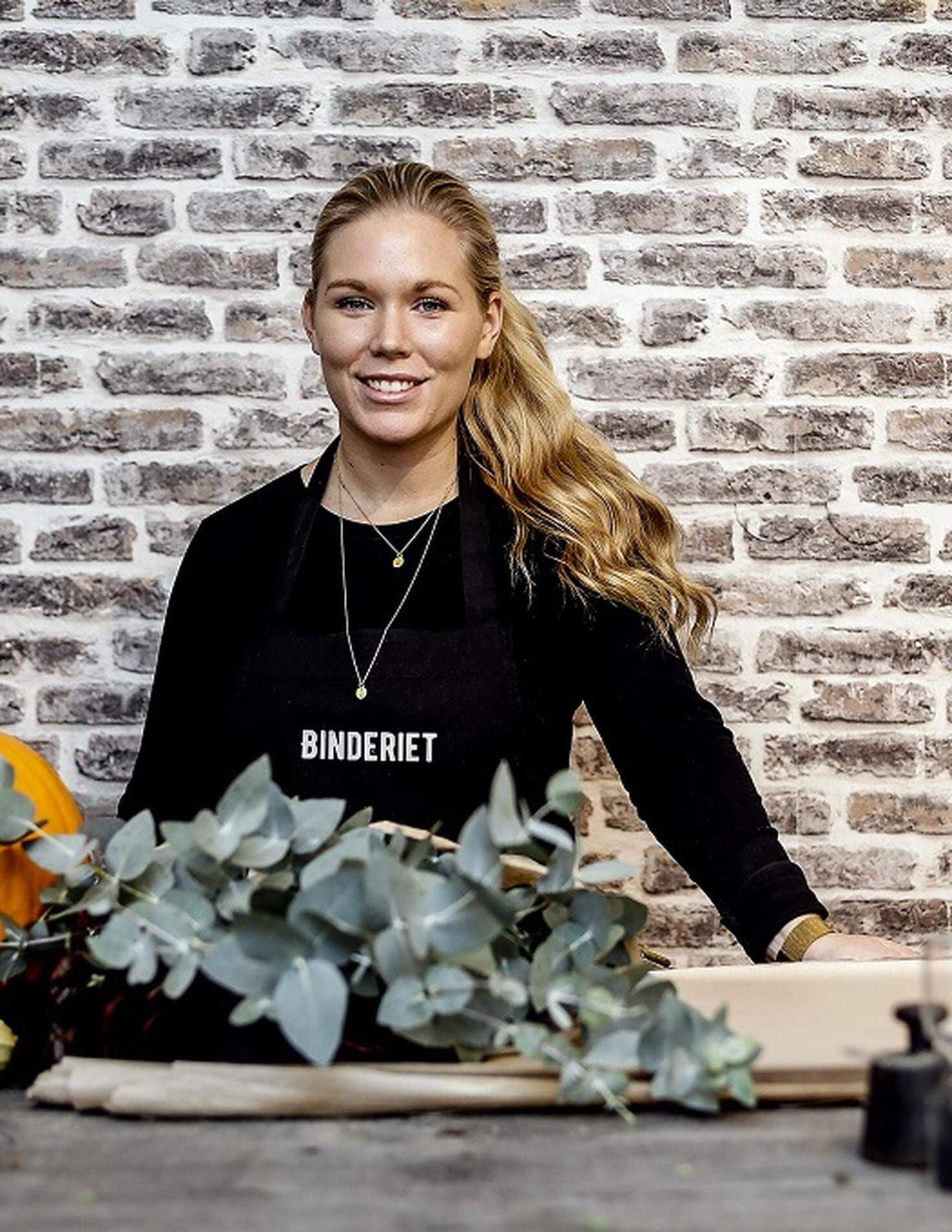 Emma Kinell, Binderiet