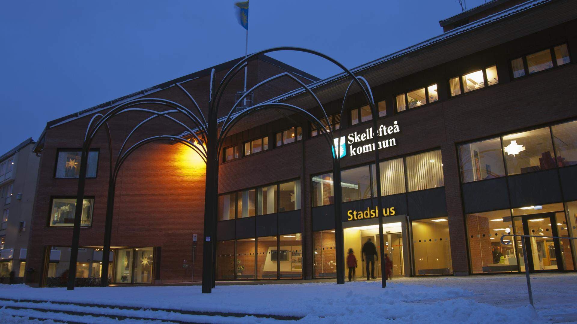 Skellefteå kommun Stadshuset i mörker