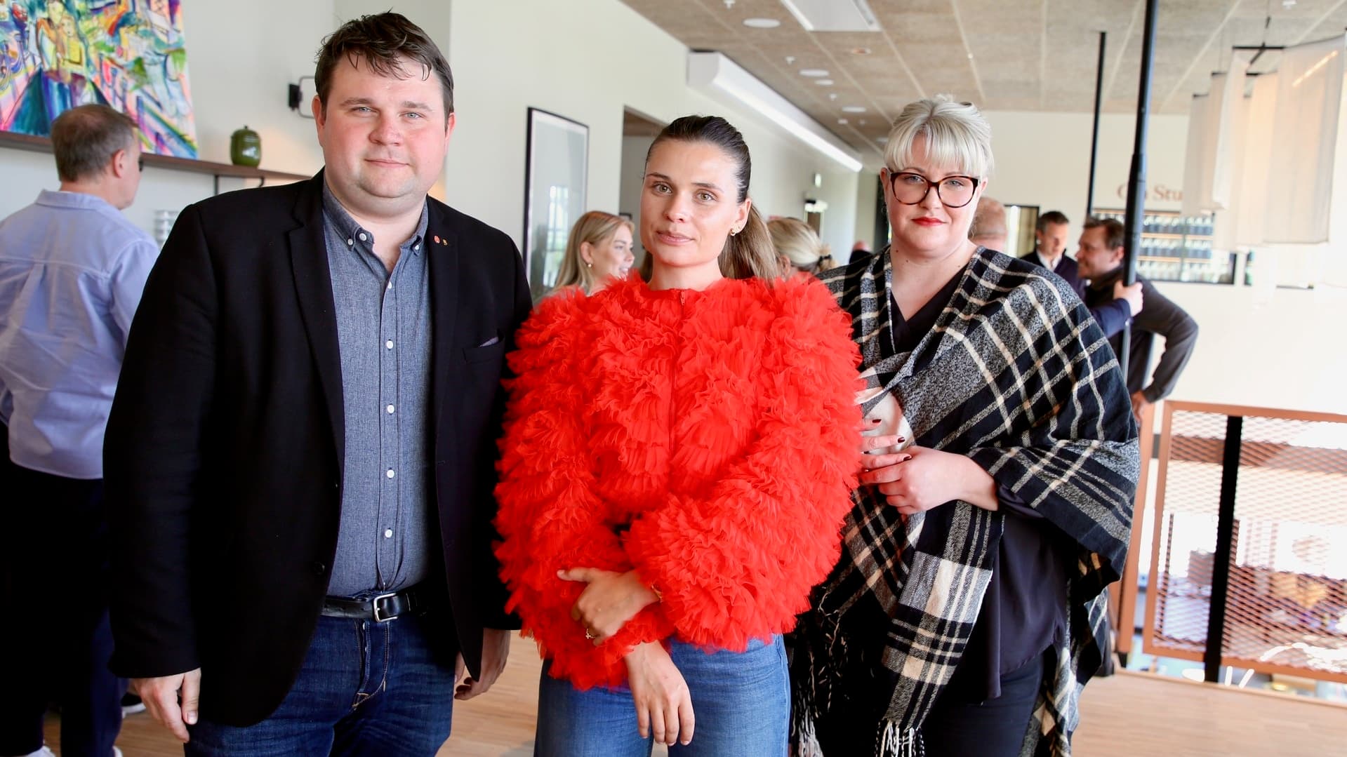 Niklas Säwén (S), Olivia Åsberg och Viktoria Jansson (M), Sundsvalls kommun.