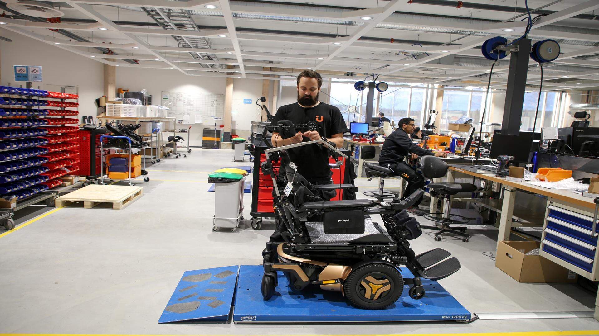 Från Permobils tillverkning