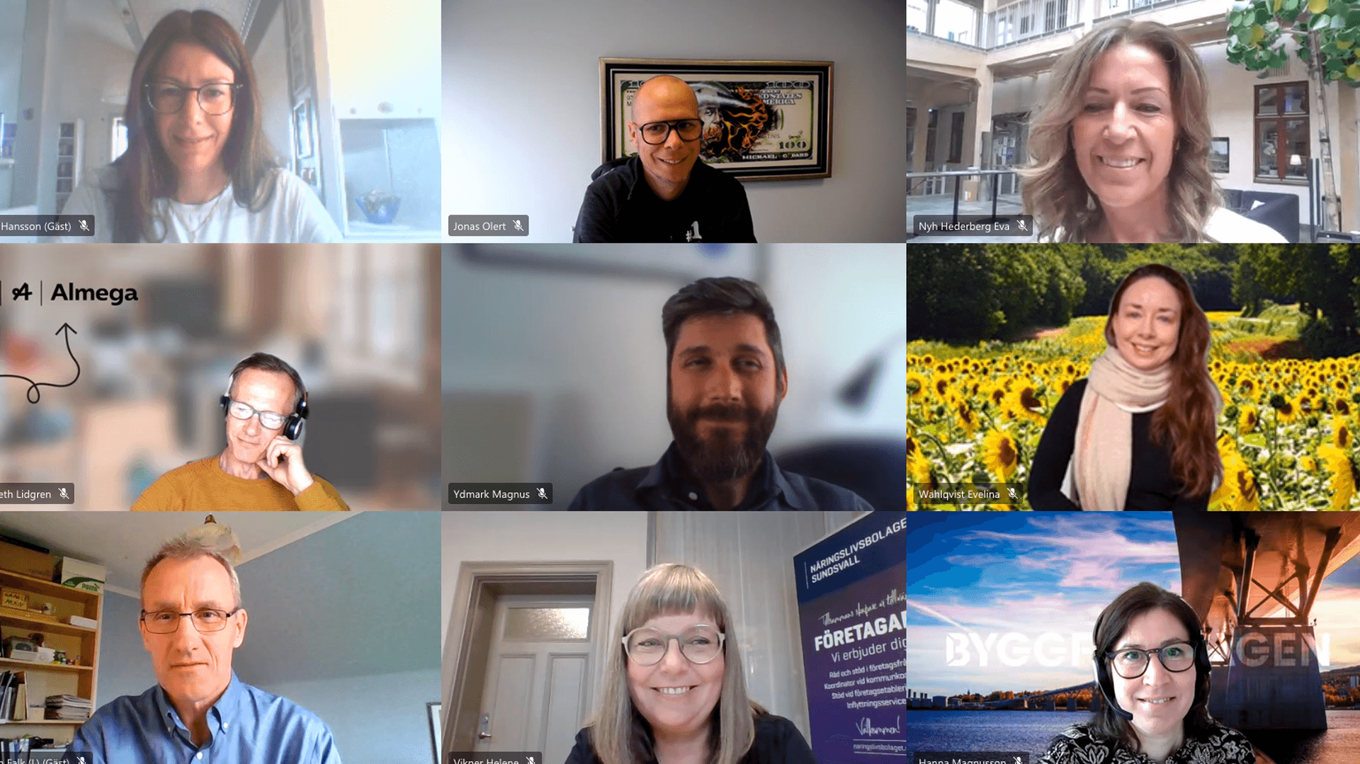 Skärmavbild på människor som deltar i ett teamsmöte