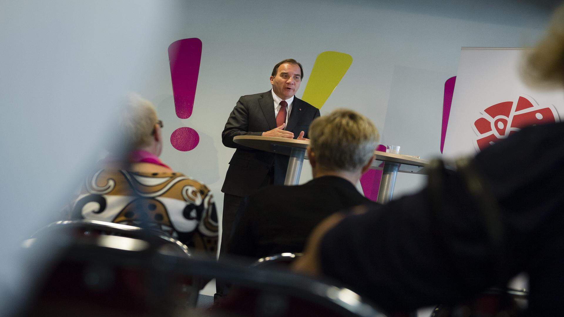 Stefan Löfven på presskonferens om socialdemokraternas program för jämställd politik
