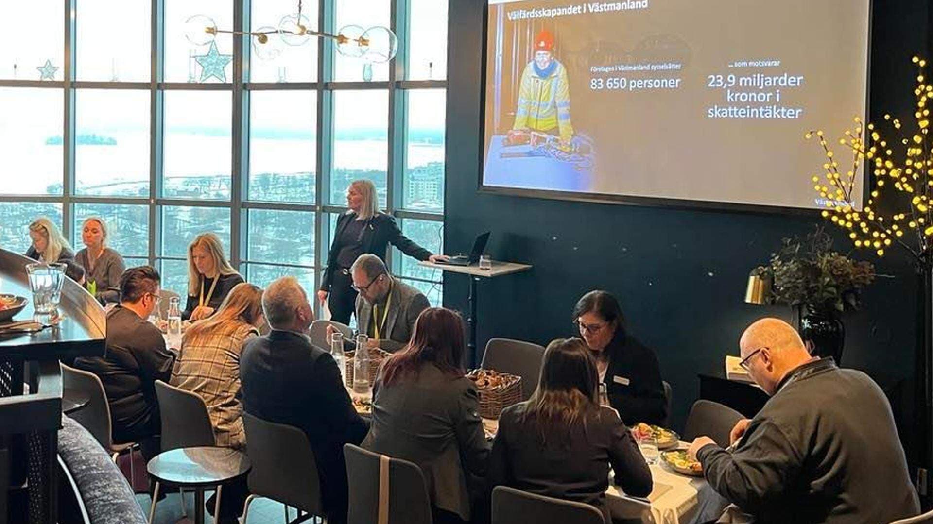 Möte med branschorganisationer och ett stort antal intresserade kommun- och riksdagspolitiker i Västerås.