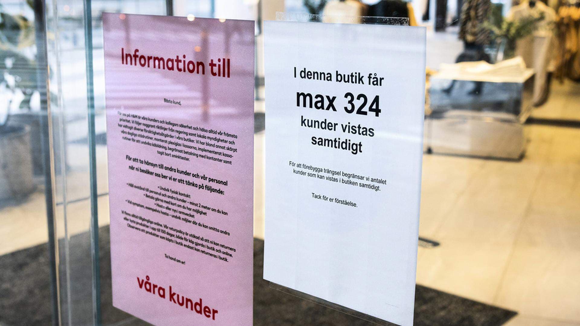 Skylt med information om pandemilagen i butik