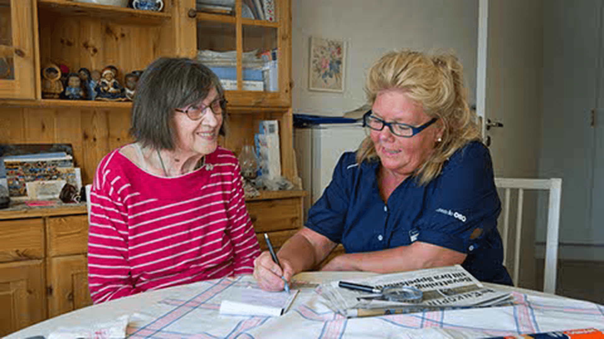 Marianne_och_kund fotograf Tron.png