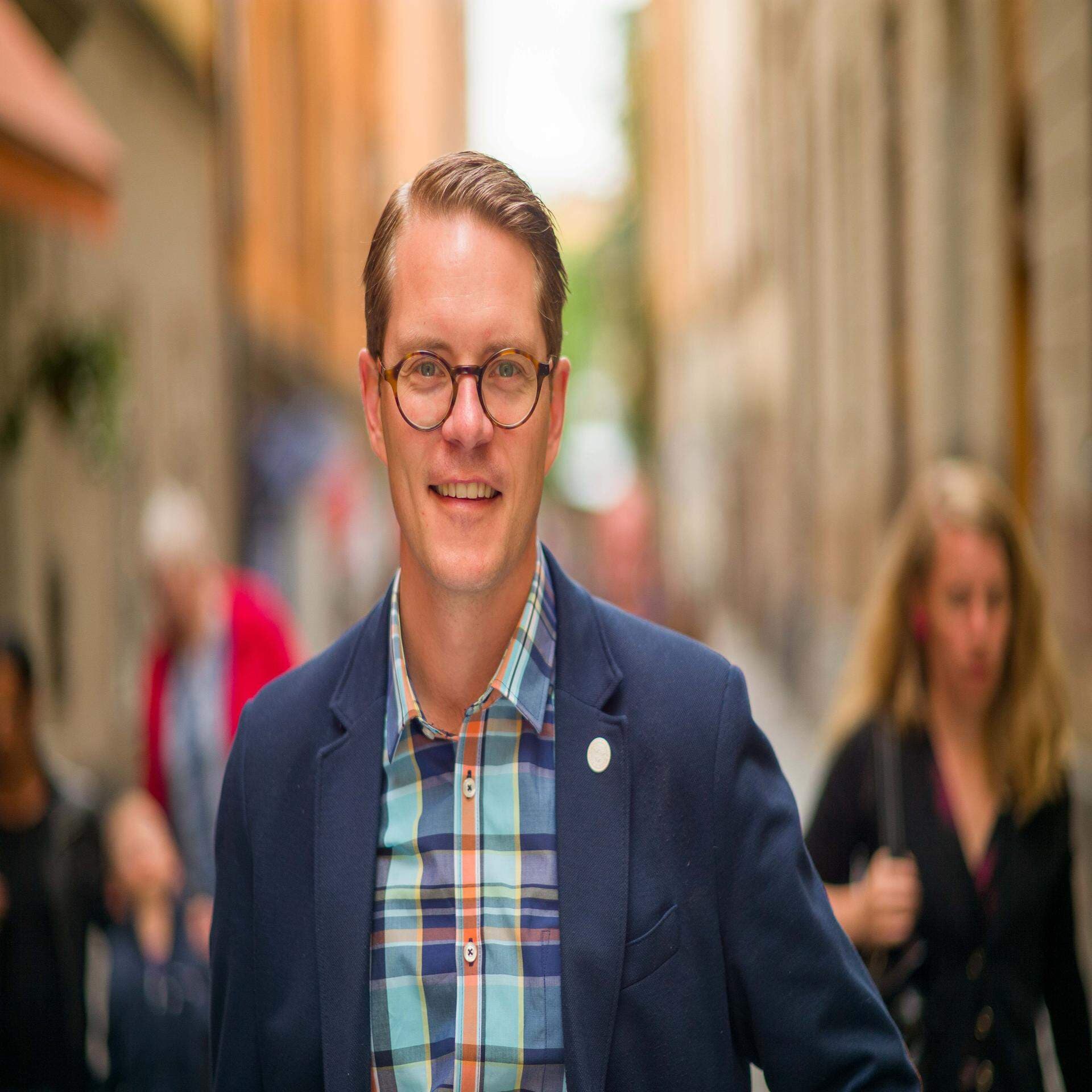 Lars Hjälmered, Moderaternas näringspolitiska talesperson och ordförande i riksdagens näringsutskott.